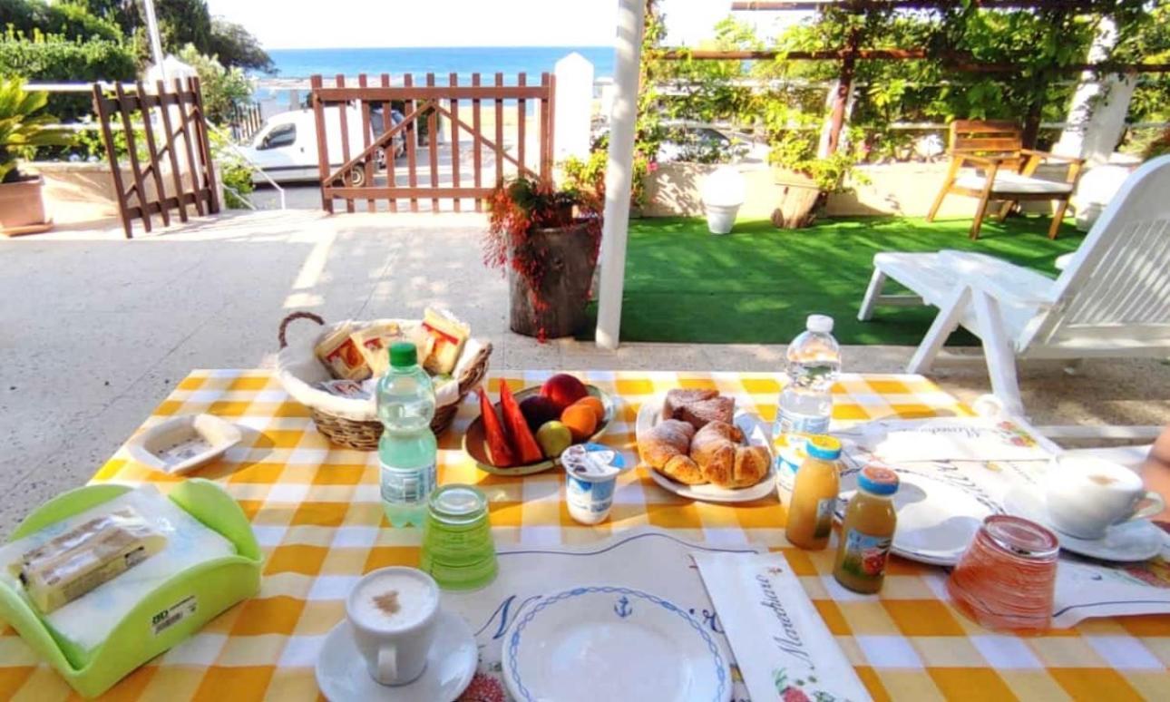 Bed and Breakfast Mare Chiaro Торре-Вадо Экстерьер фото
